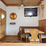 Alm-ferienhaus Gaisegg Am Klippitztoerl 아파트